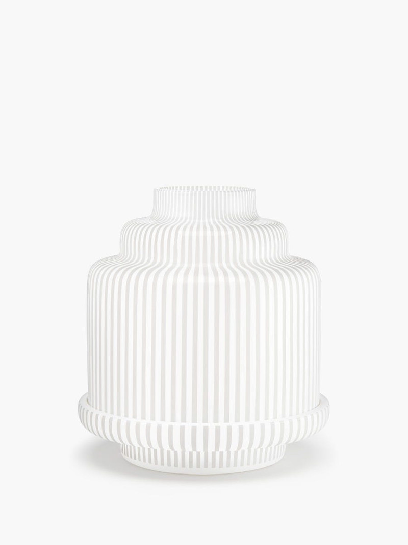White Pyramid candle holder - For classic candles 1