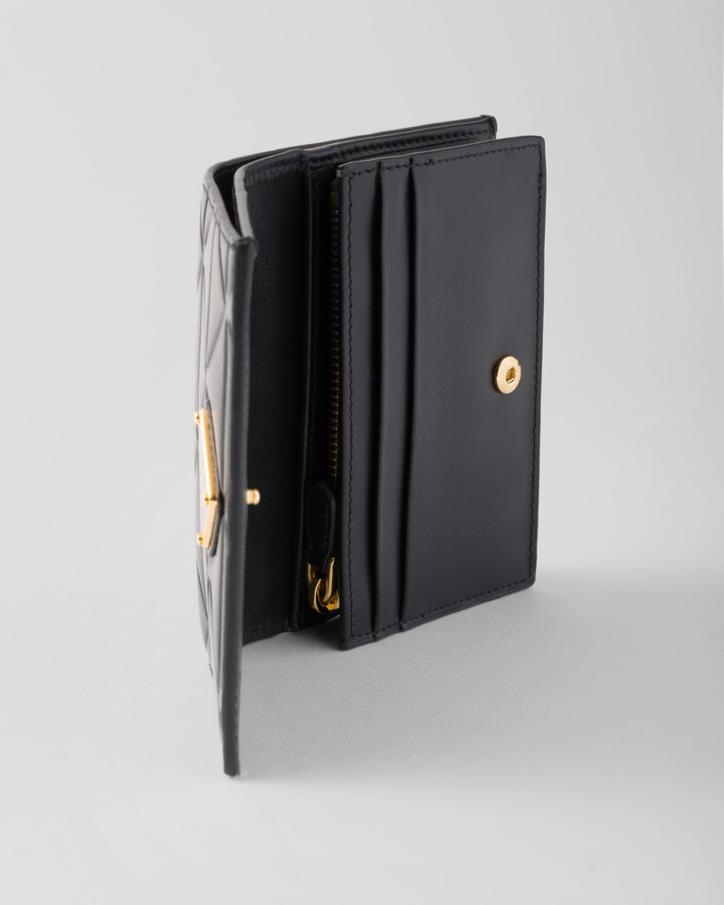 Small leather wallet with triangle motif 4