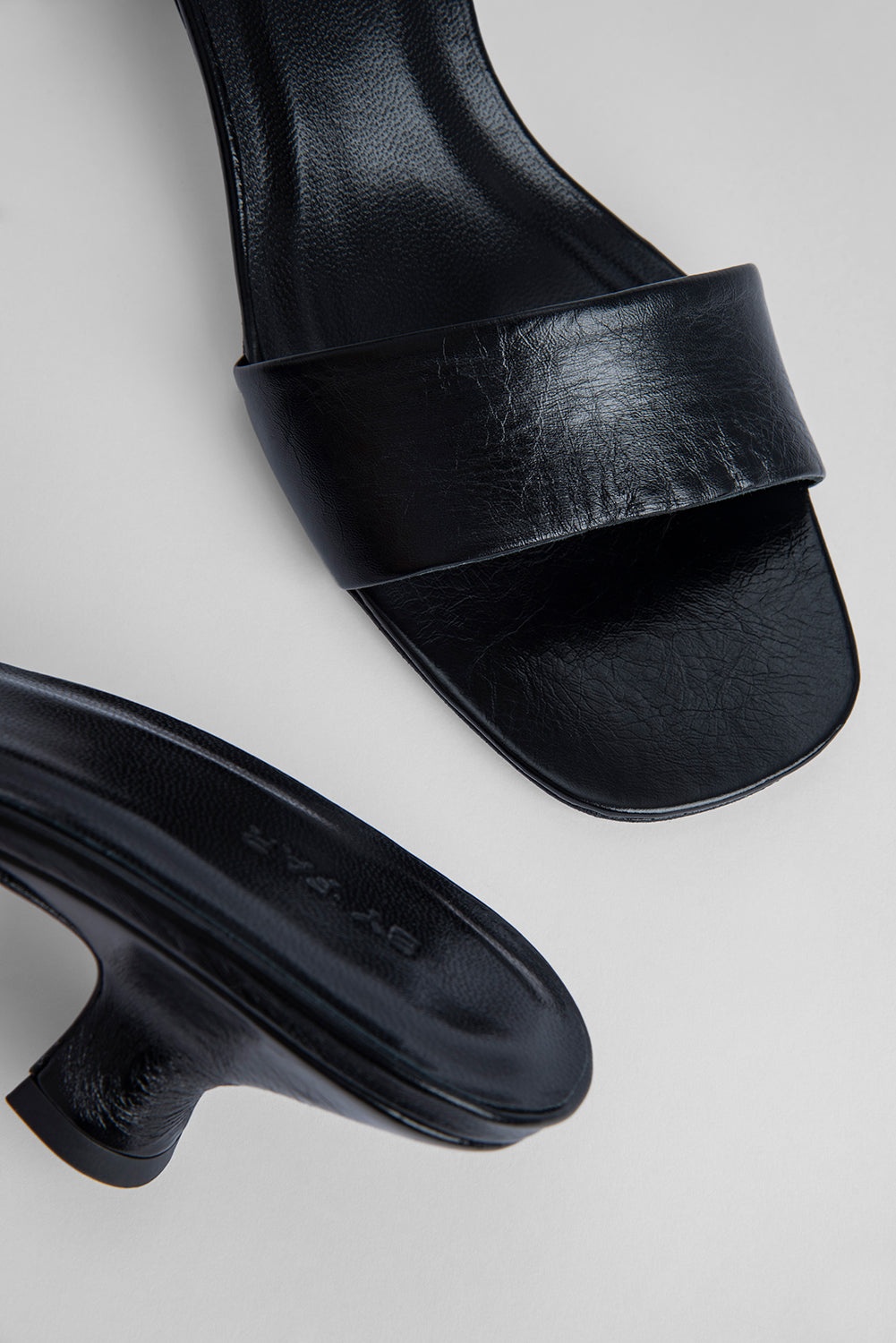 Freddy Black Gloss Leather - 5