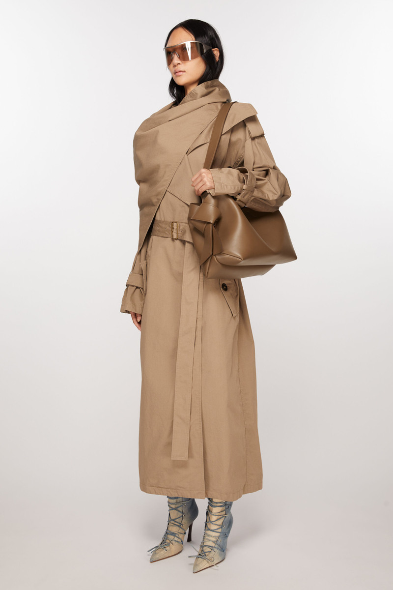 Acne Studios Musubi midi tote - Camel brown outlook