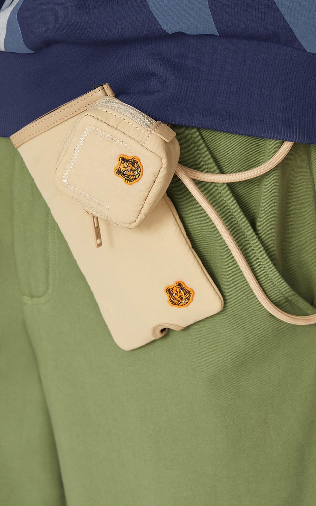 Tiger Crest phone and headphones holder with strap - 6
