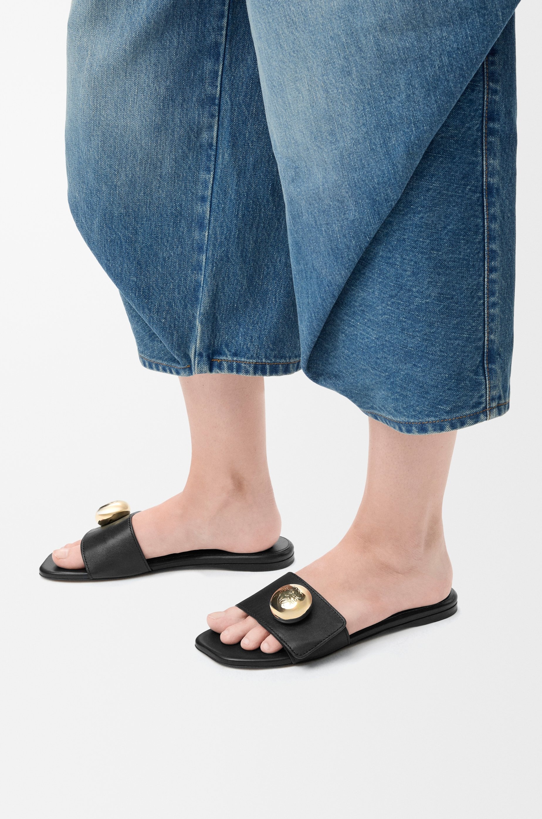 Pebble slide in soft calfskin - 2