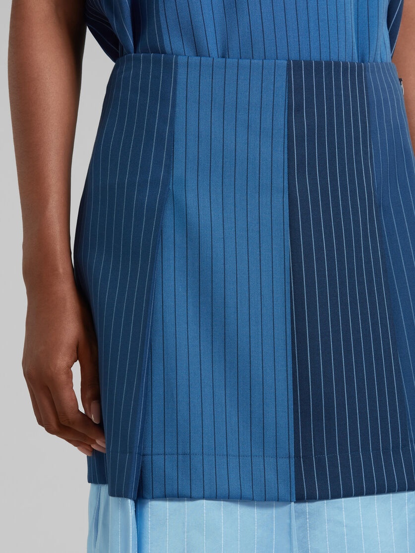 BLUE DÉGRADÉ PINSTRIPE WOOL MINI SKIRT WITH PLEATS - 3