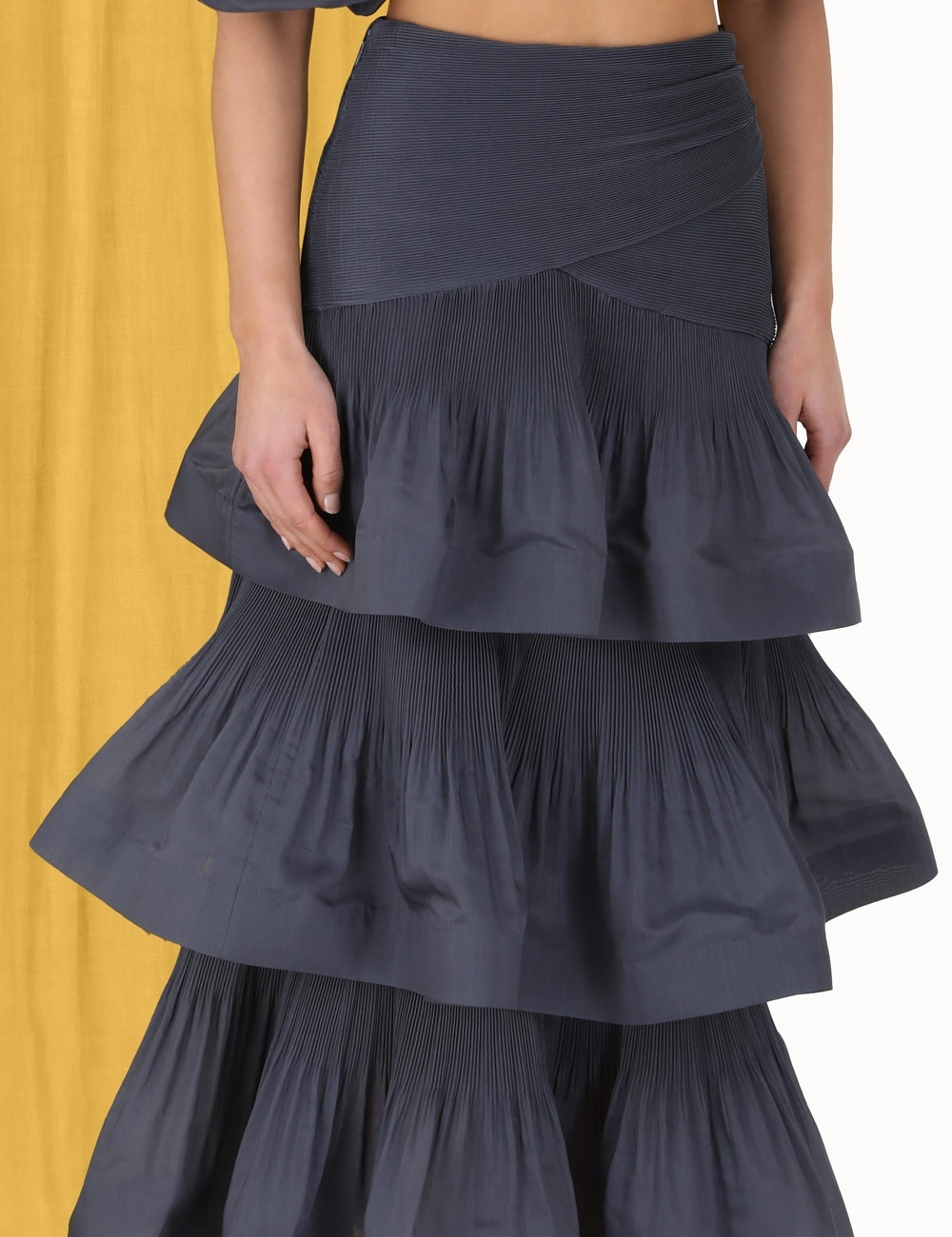 【Zimmermann】PLEATED TIERED SKIRT プリーツ ミディスカート Zimmermann Pleated Tiered Skirt in Acacia Birds | REVOLVE
