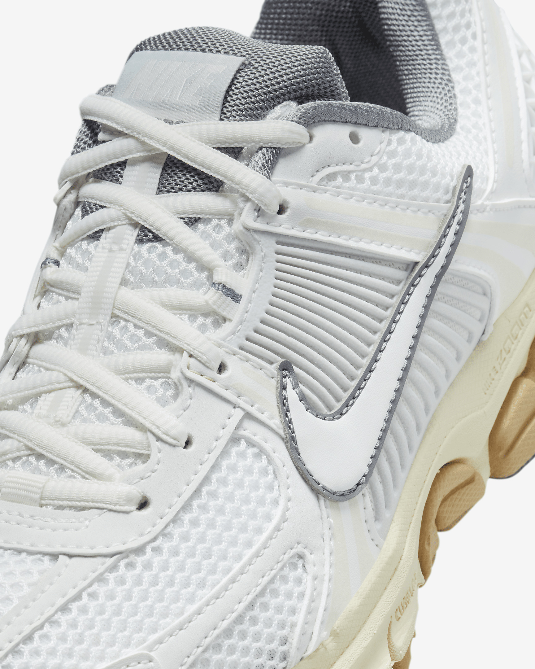 Nike Zoom Vomero 5 Women's Shoes - 7