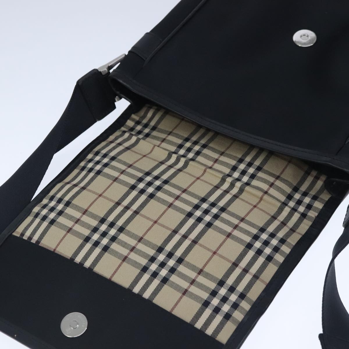 Burberry Nova Check Shoulder Bag Nylon Black - 10