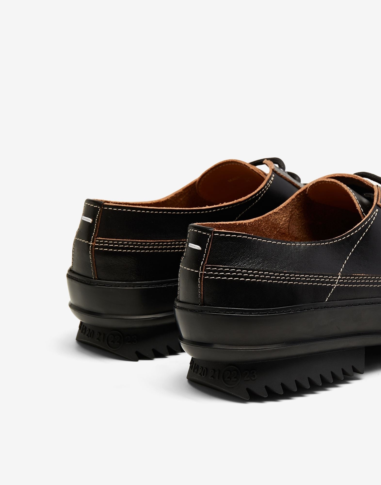 Brushed leather duck shoes - 4