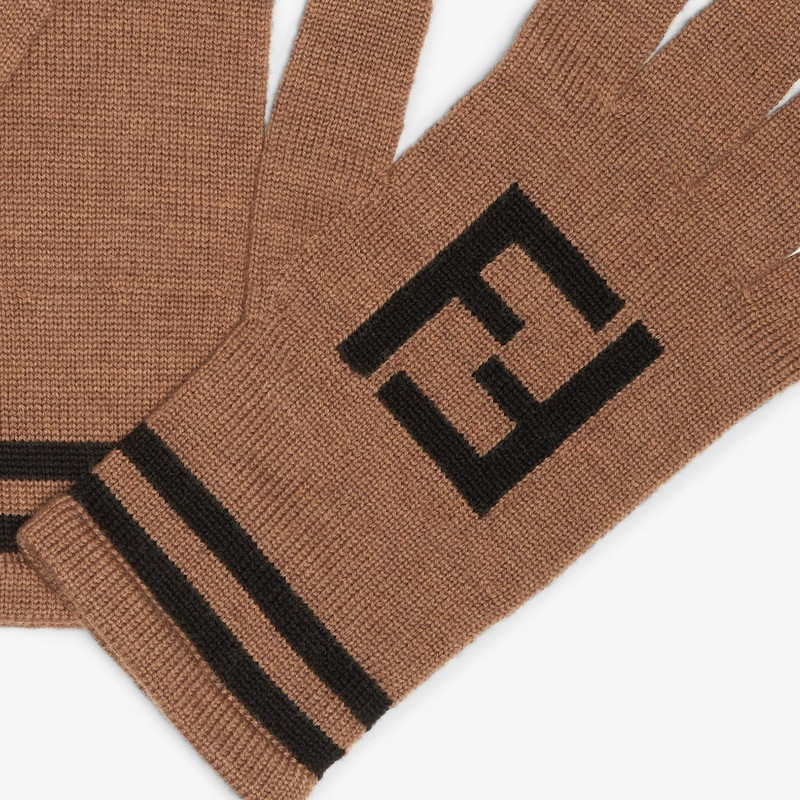 FENDI Gloves outlook