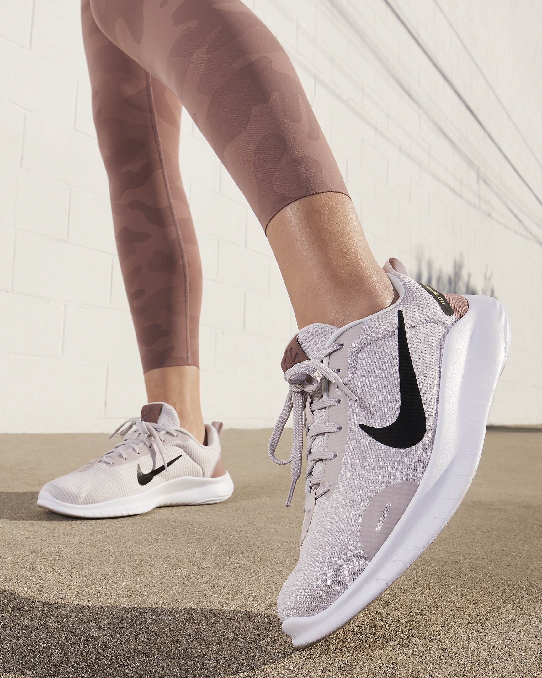 Nike Women's Flex Experience Run 12 Road Running Shoes - 10