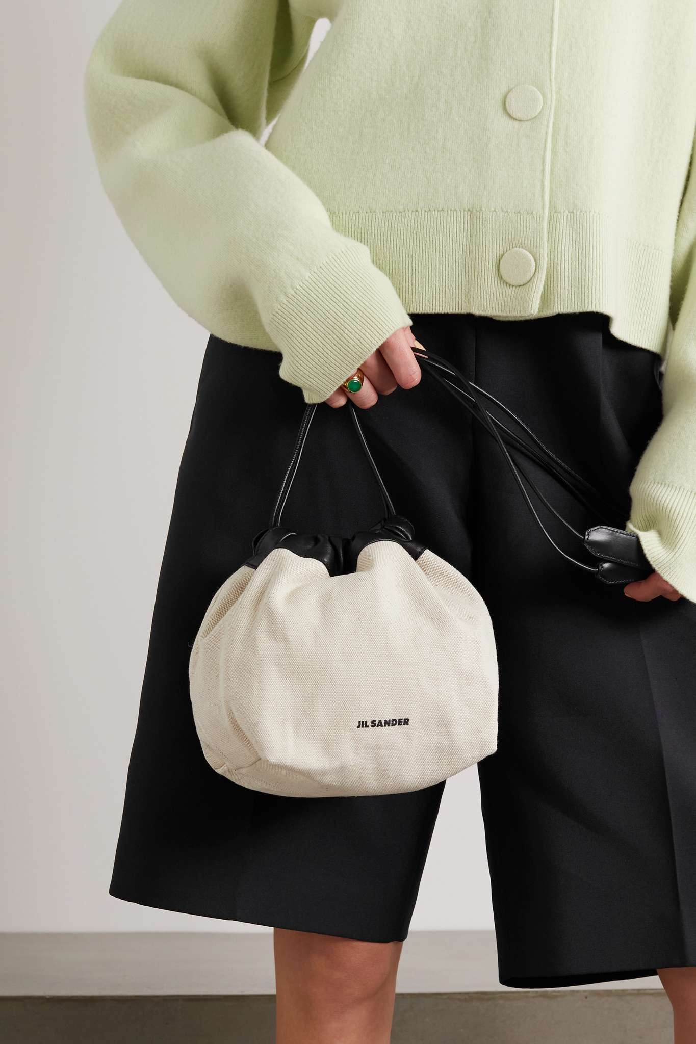 Leather-trimmed canvas bucket bag - 6