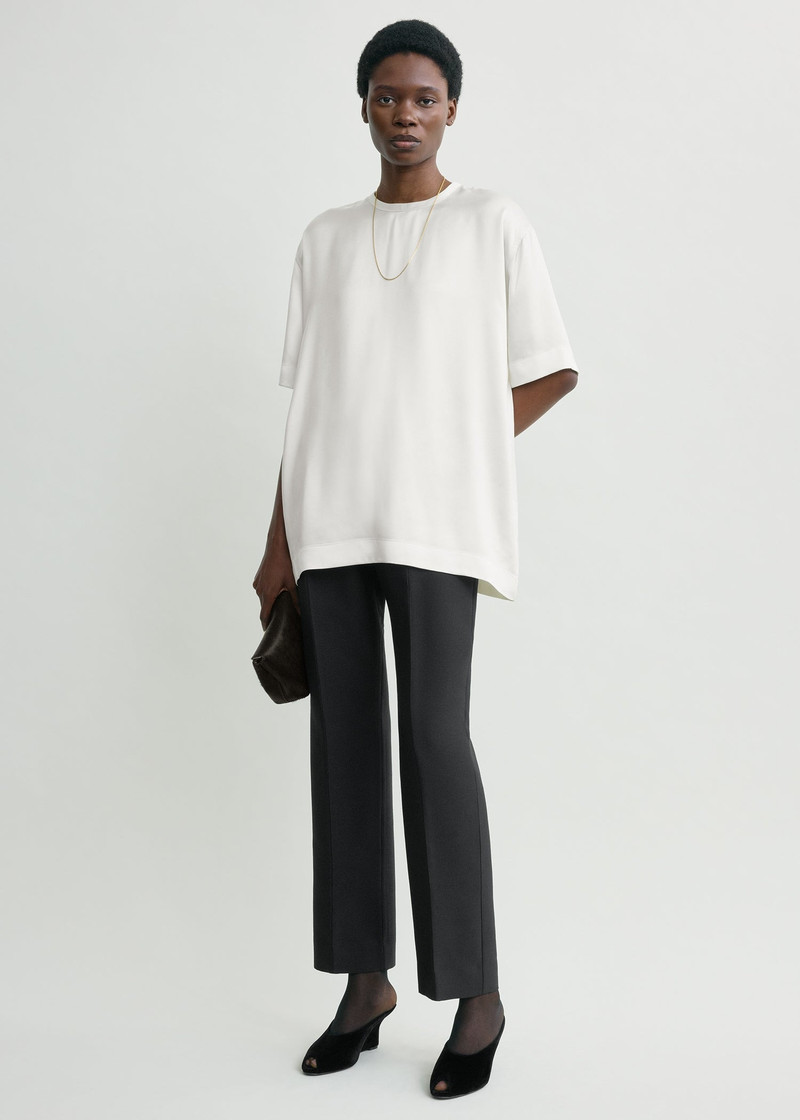 TOTEME Satin tee white outlook