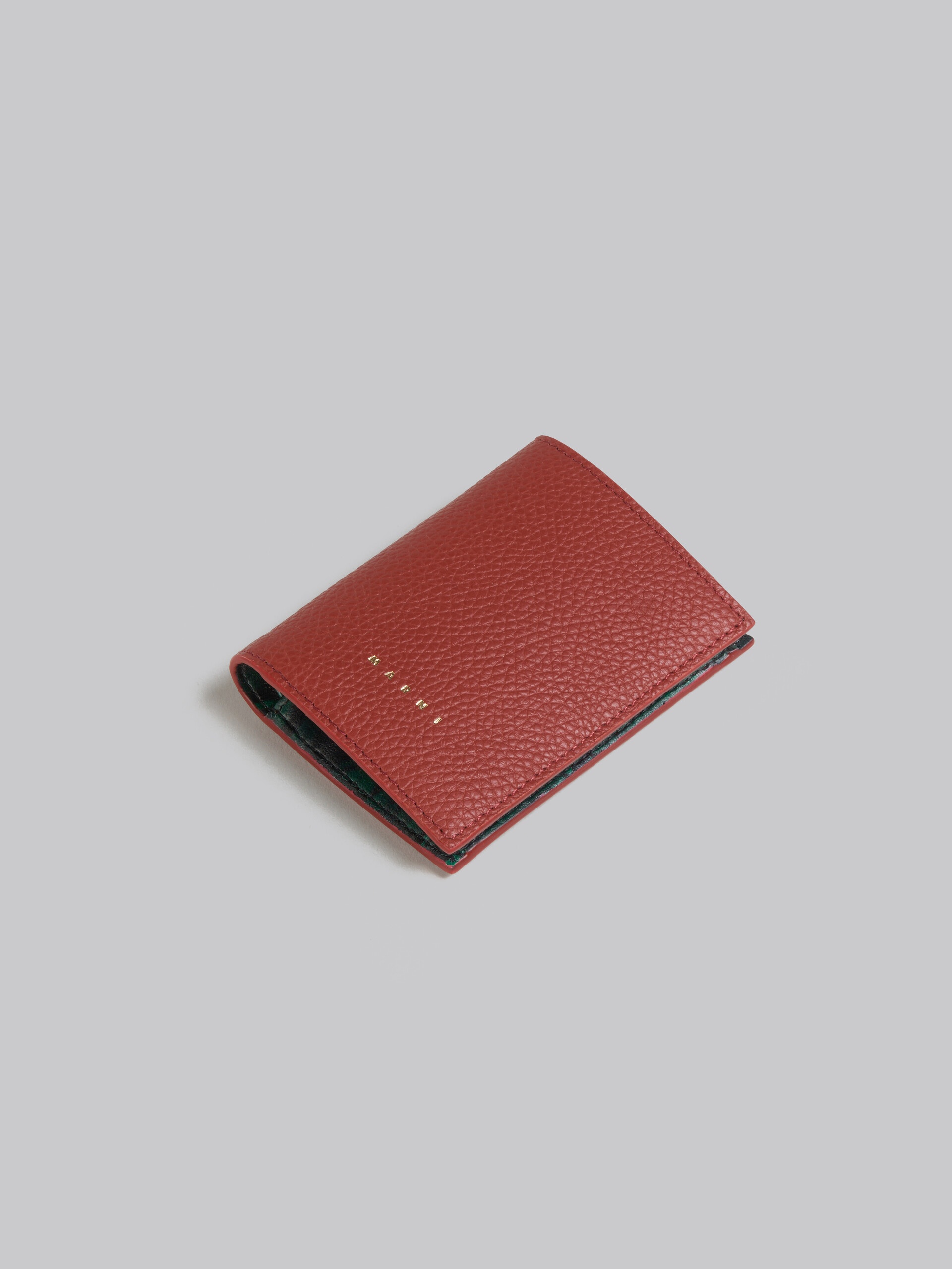 BROWN LEATHER BIFOLD WALLET WITH MARBLED INTERIOR - 5