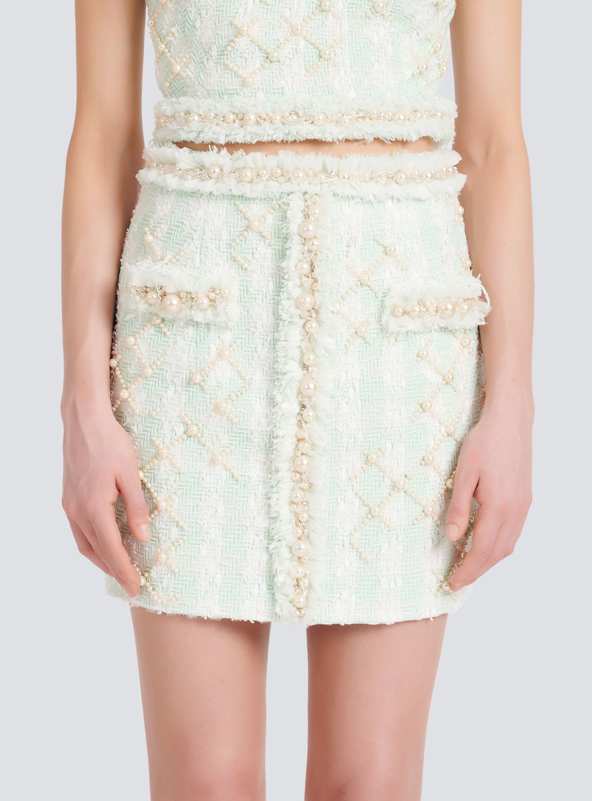 Short tweed skirt with embroidery - 6
