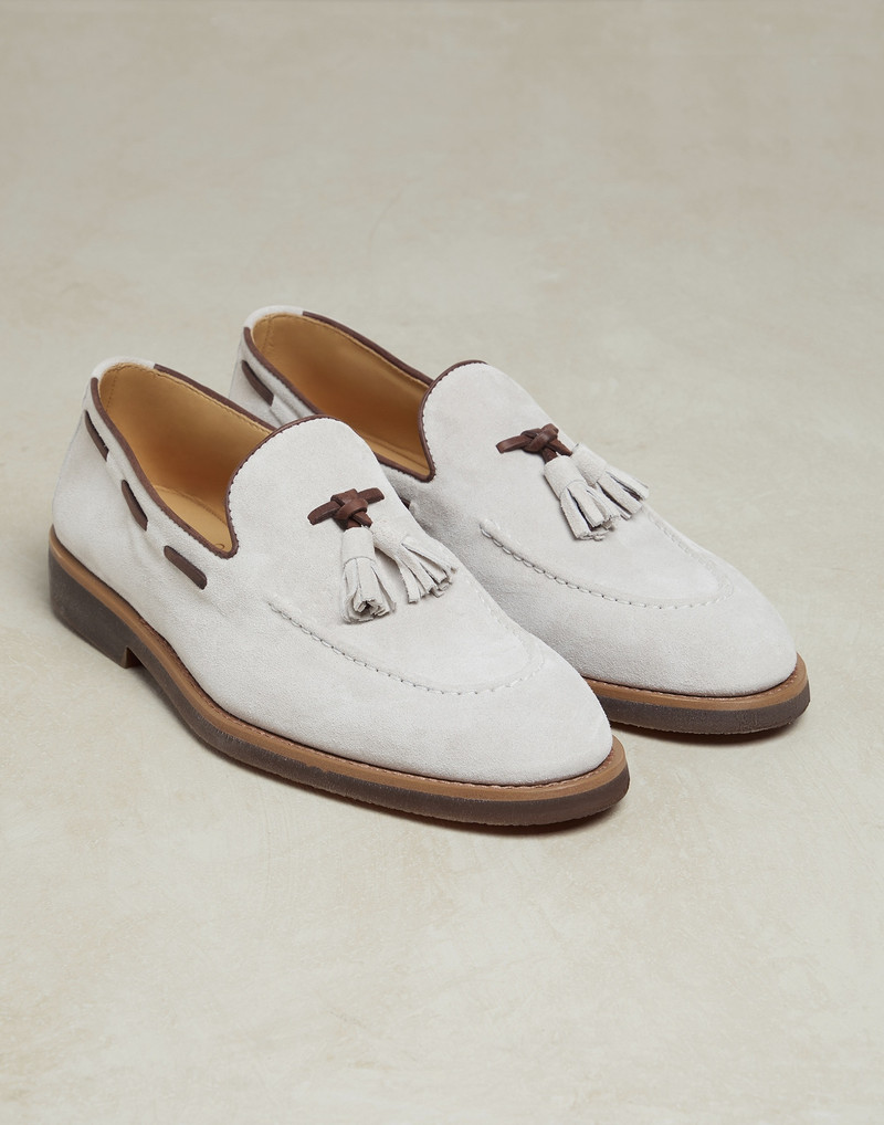 Smart suede loafers with tassels and natural rubber sole 2