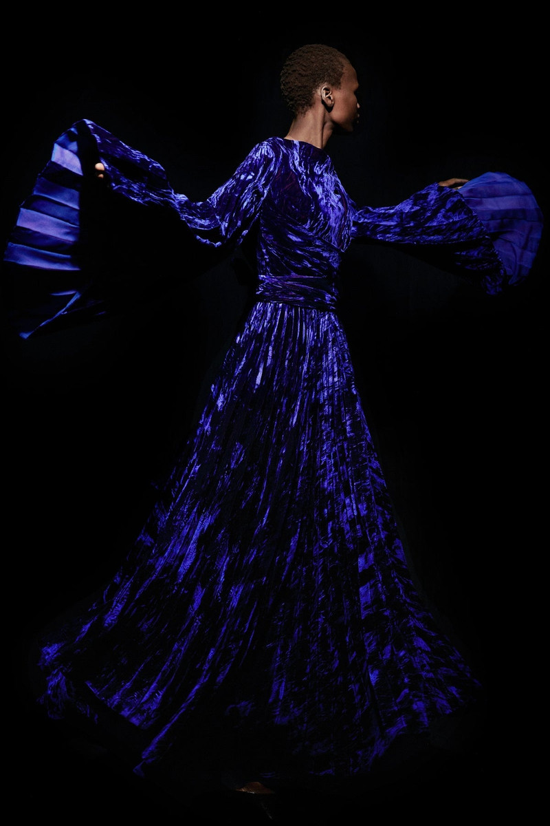 DRESS WITH PLEATED BOTTOM AND SLEEVES PURPLE 8