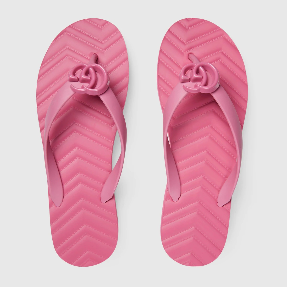 サンダル・ミュール Gucci Chevron Thong Sandal GUCCI Women's chevron thong sandal | REVERSIBLE