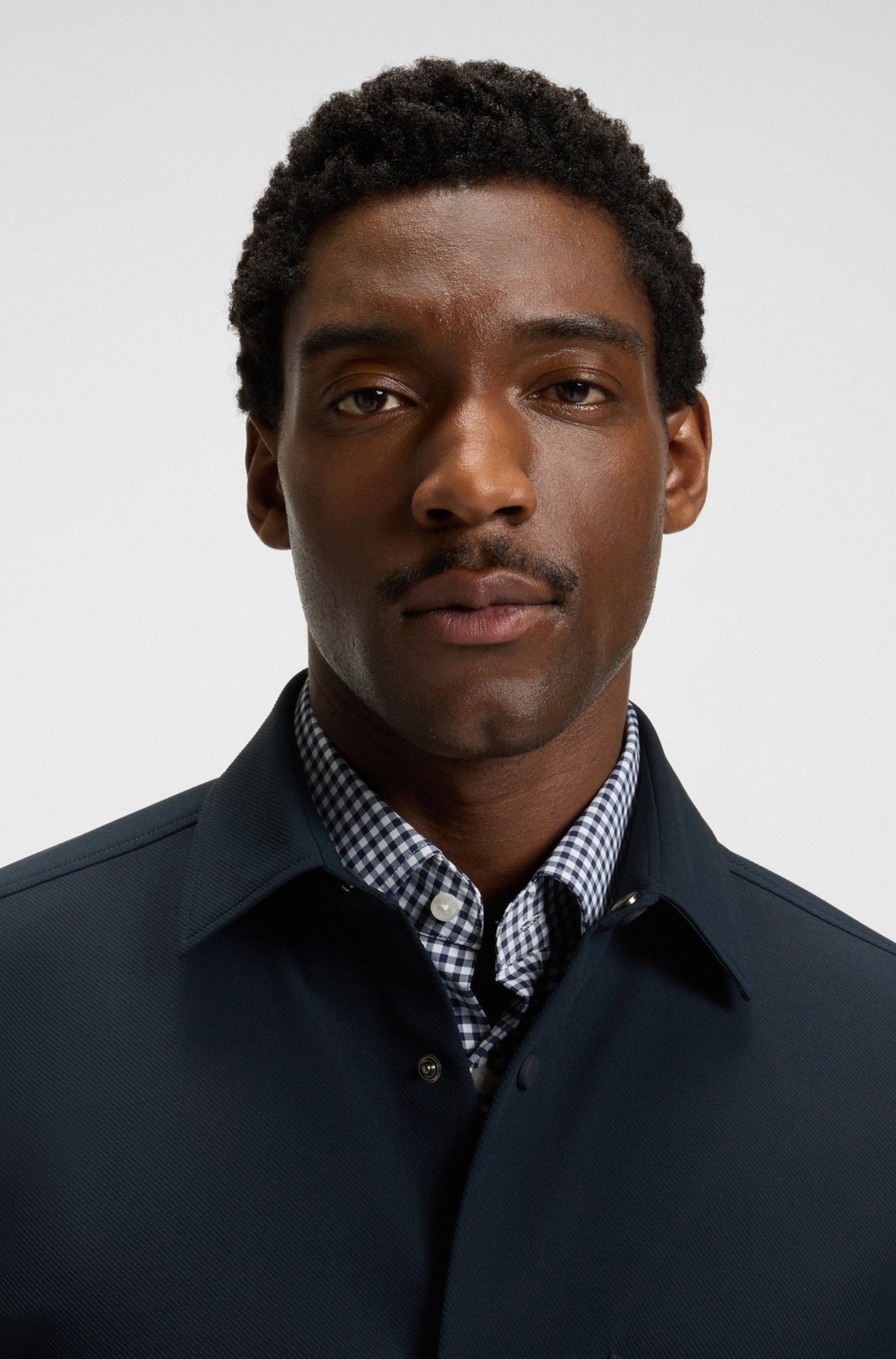 RELAXED-FIT SHIRT IN PERFORMANCE-STRETCH TWILL - 3