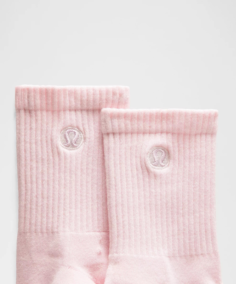 lululemon Unisex Daily Essential Quarter Socks outlook