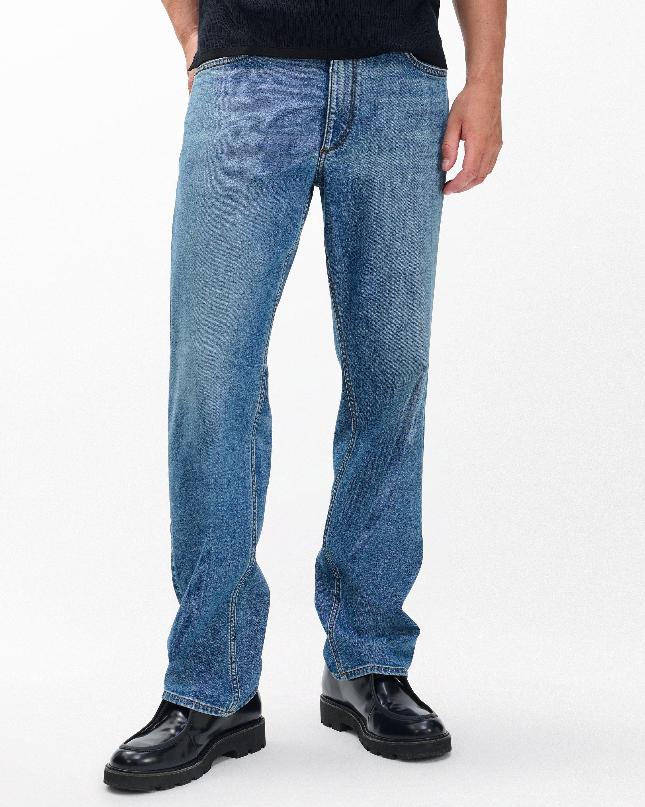Fit 4 Straight Jeans
Authentic Stretch in Gordon - 4