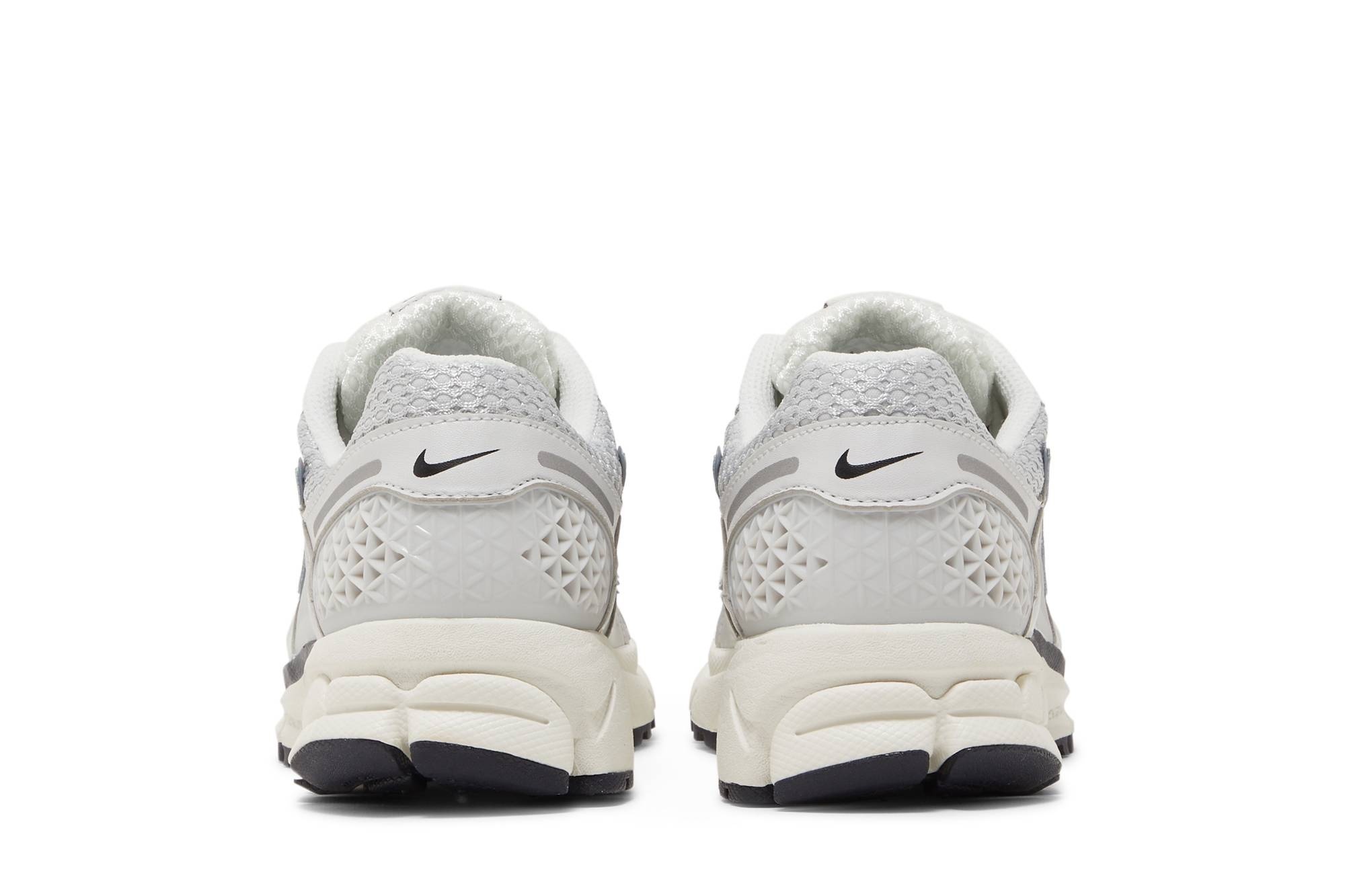 Wmns Air Zoom Vomero 5 'Photon Dust Metallic Silver' - 6