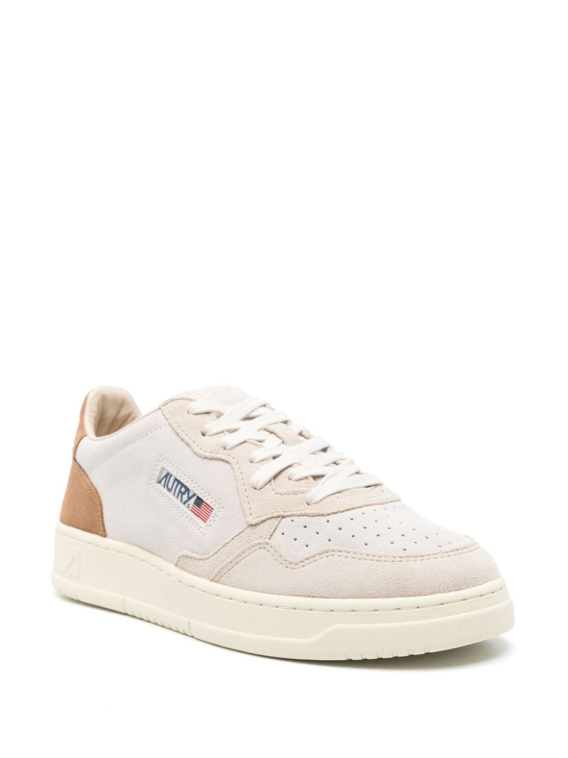 AUTRY Medalist sneakers outlook