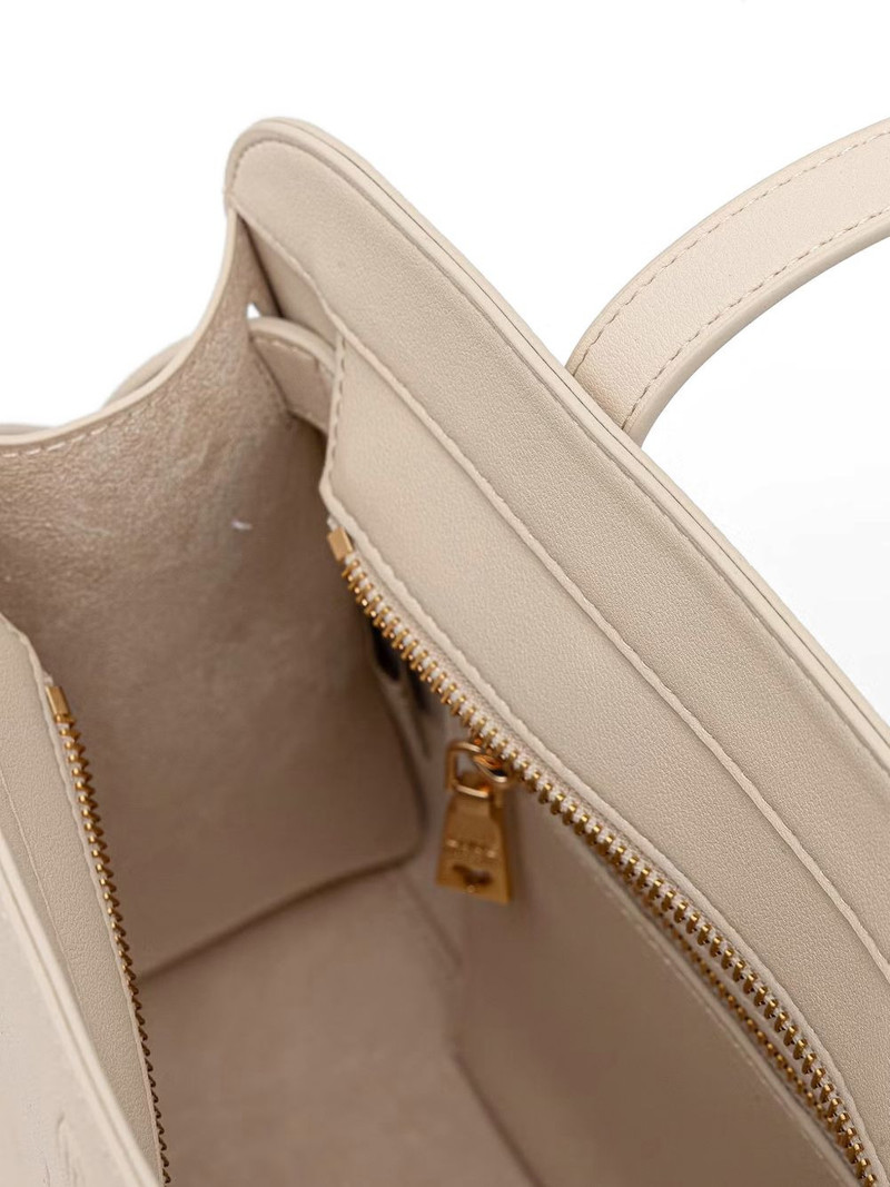 embossed tote bag 3