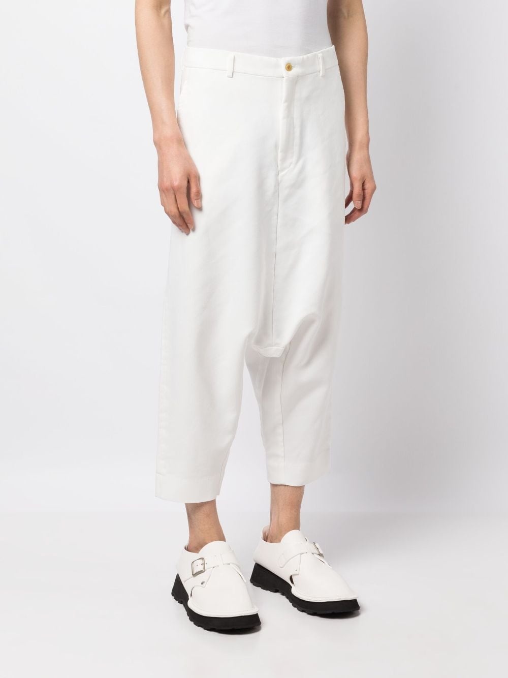 cropped drop-crotch trousers - 3