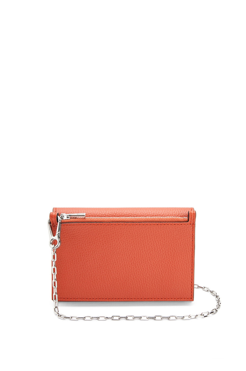 Anagram wallet on chain in pebble grain calfskin 3