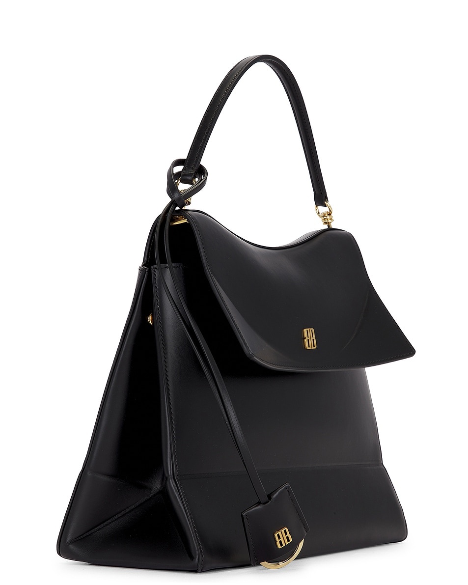 BALENCIAGA NANO ミディアムバッグ BALENCIAGA Nano Medium Top Handle Bag | forward | REVERSIBLE