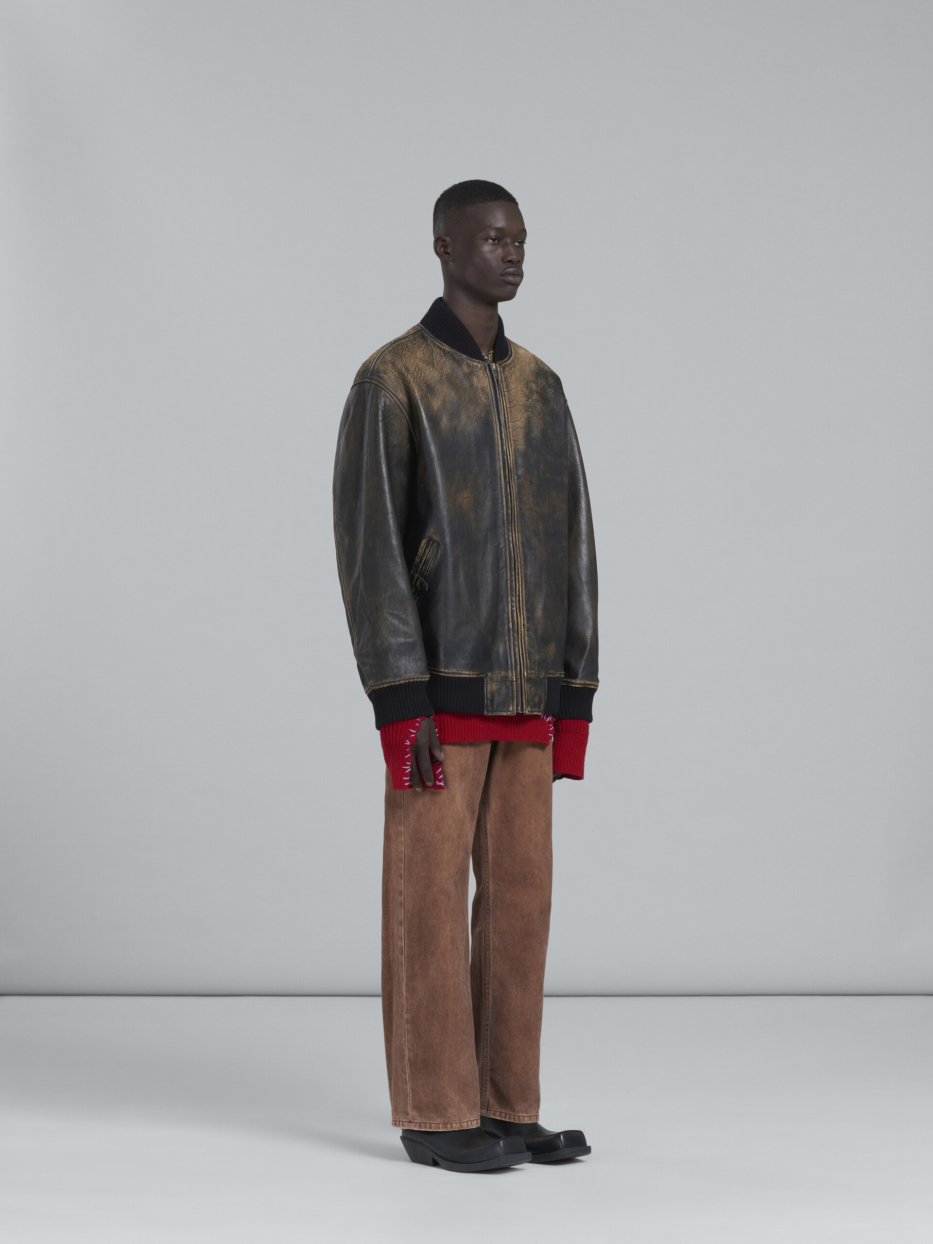 RED SWEATER WITH RAW-EDGE DETAILING - 5