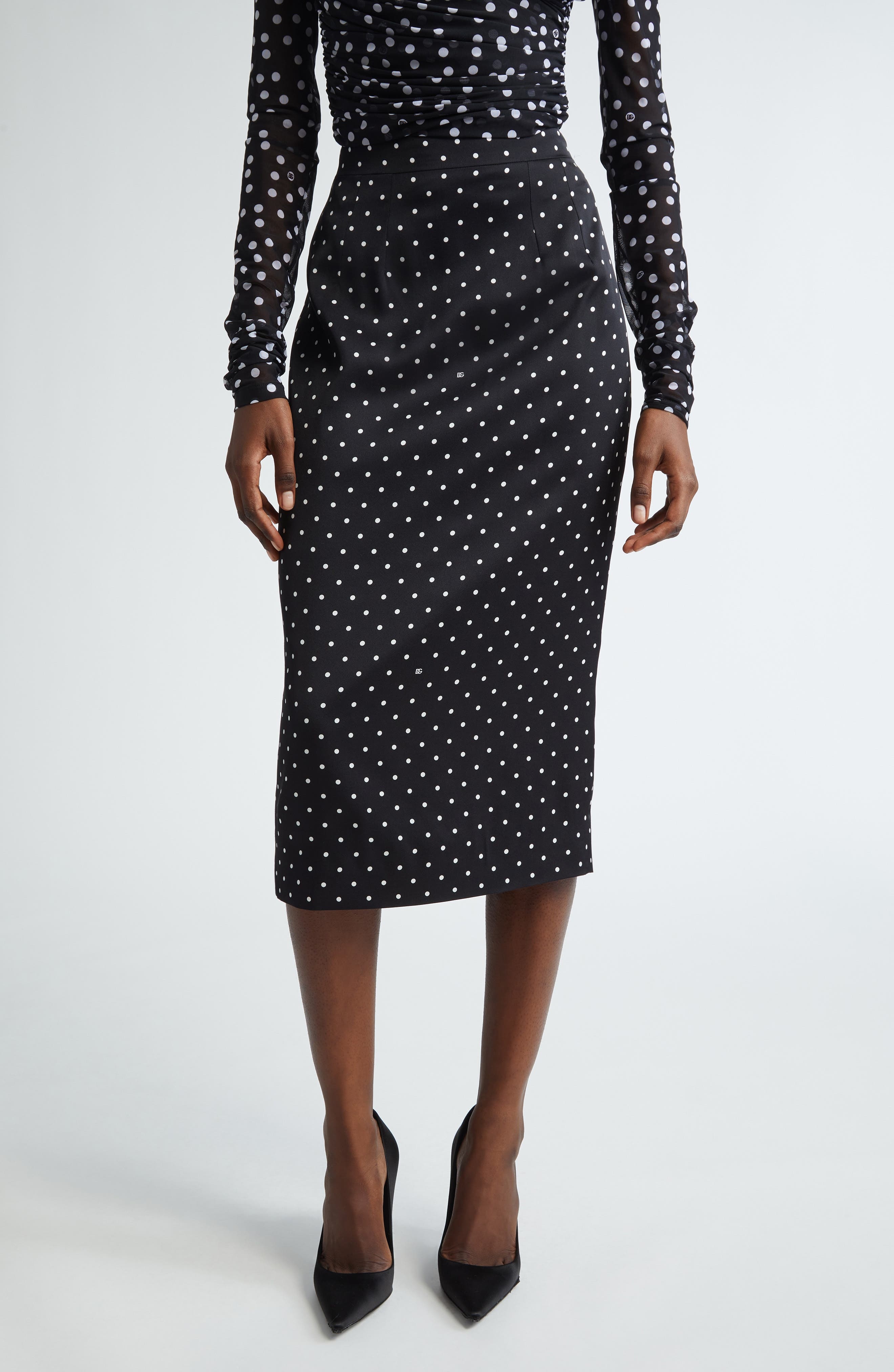 Dolce&Gabbana Polka Dot Stretch Silk Pencil Skirt in Hnzpw Pois Picc 0 5 F.nero at Nordstrom - 1