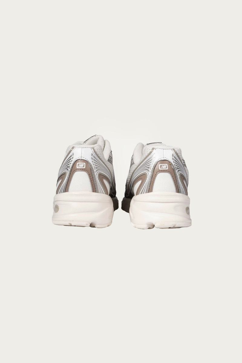 New Balance 740 - Sea Salt/Mushroom outlook