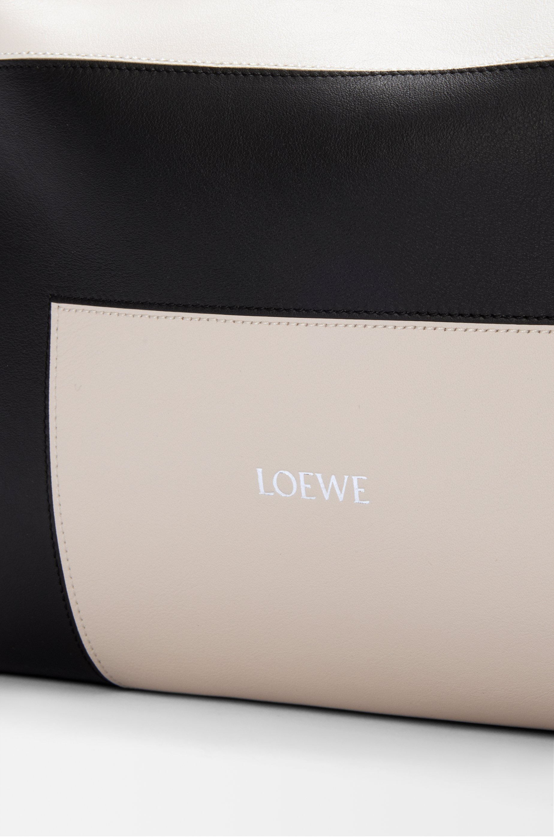 Medium Flamenco clutch in nappa calfskin - 9