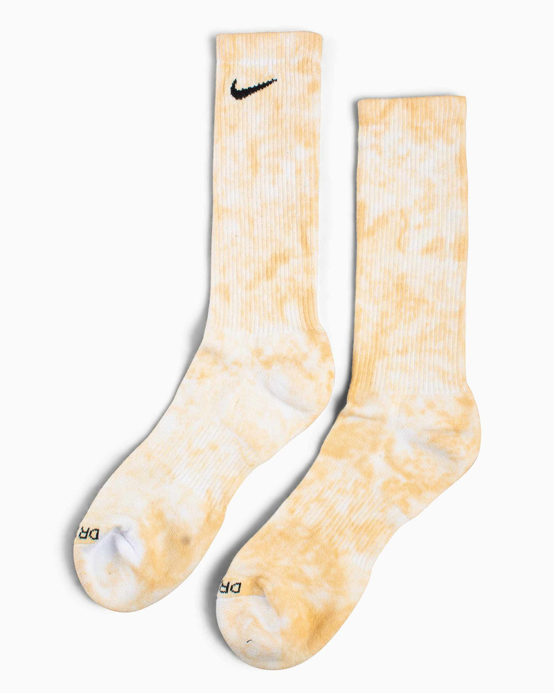Nike Everyday Plus Cushioned Tie-Dye Crew Socks Brown (2 Pack) outlook