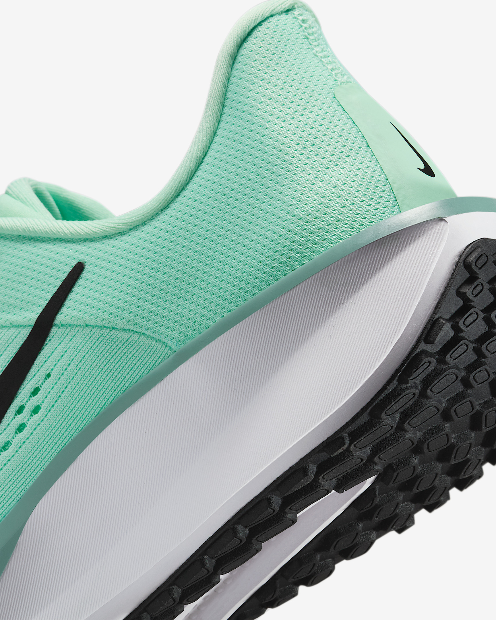 Nike Quest 6 Women's Road Running Shoes - 8