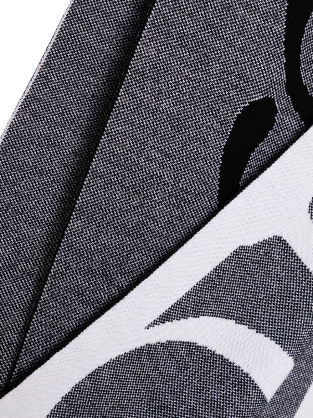 jacquard bookish scarf - 3