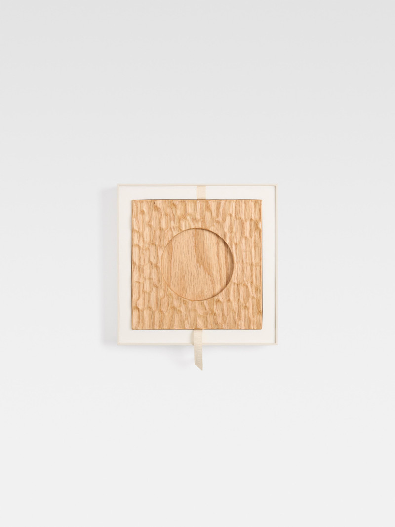 JACQUEMUS The candle stand outlook