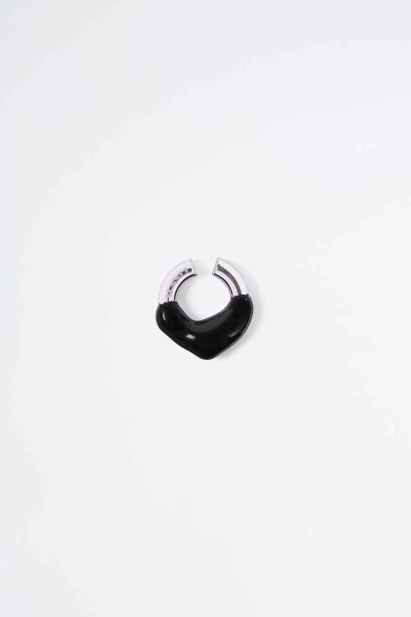 BLACK RUBBERIZED SILVER EARCUFF 1