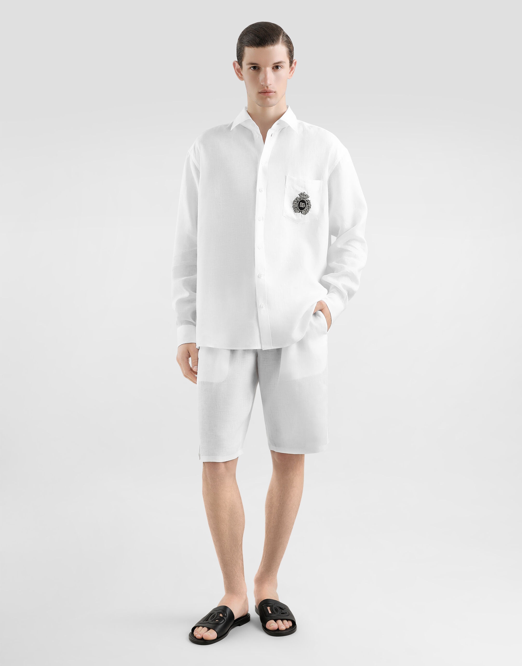 Linen shirt with heraldic patch - 2
