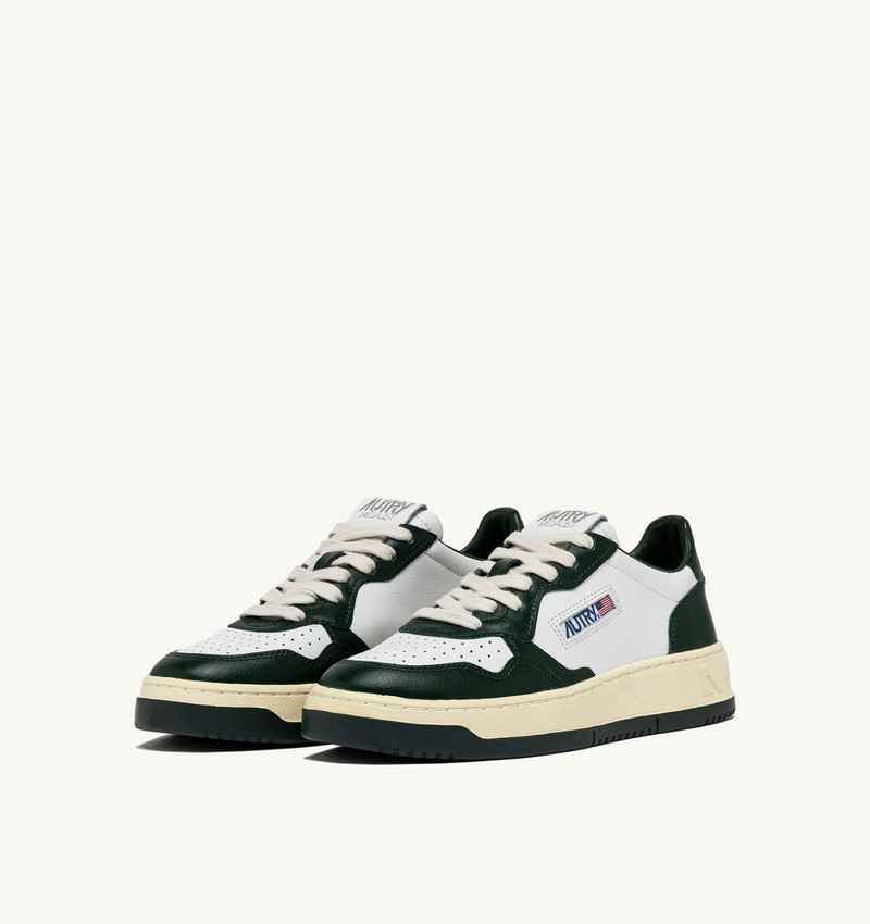AUTRY MEDALIST LOW BICOLOR SNEAKERS IN WHITE AND MOUNTAIN LEATHER outlook
