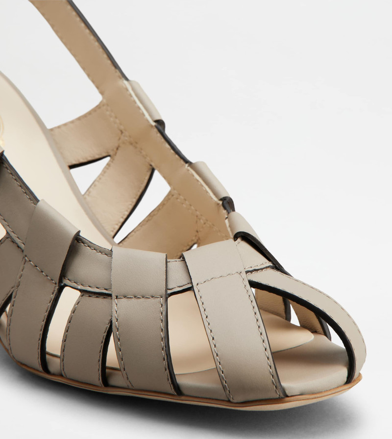 SLINGBACK PUMPS IN LEATHER - GREY 6