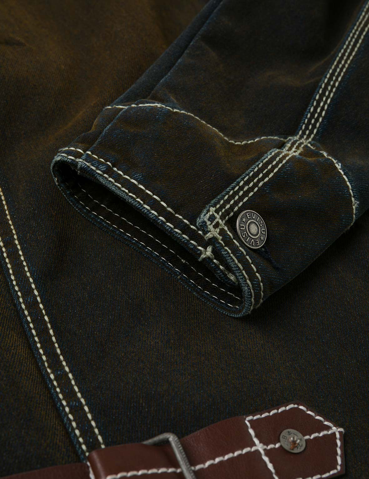 Contrast Stitch Design and Kamon Leather Label Regular Fit Denim Jacket - 10