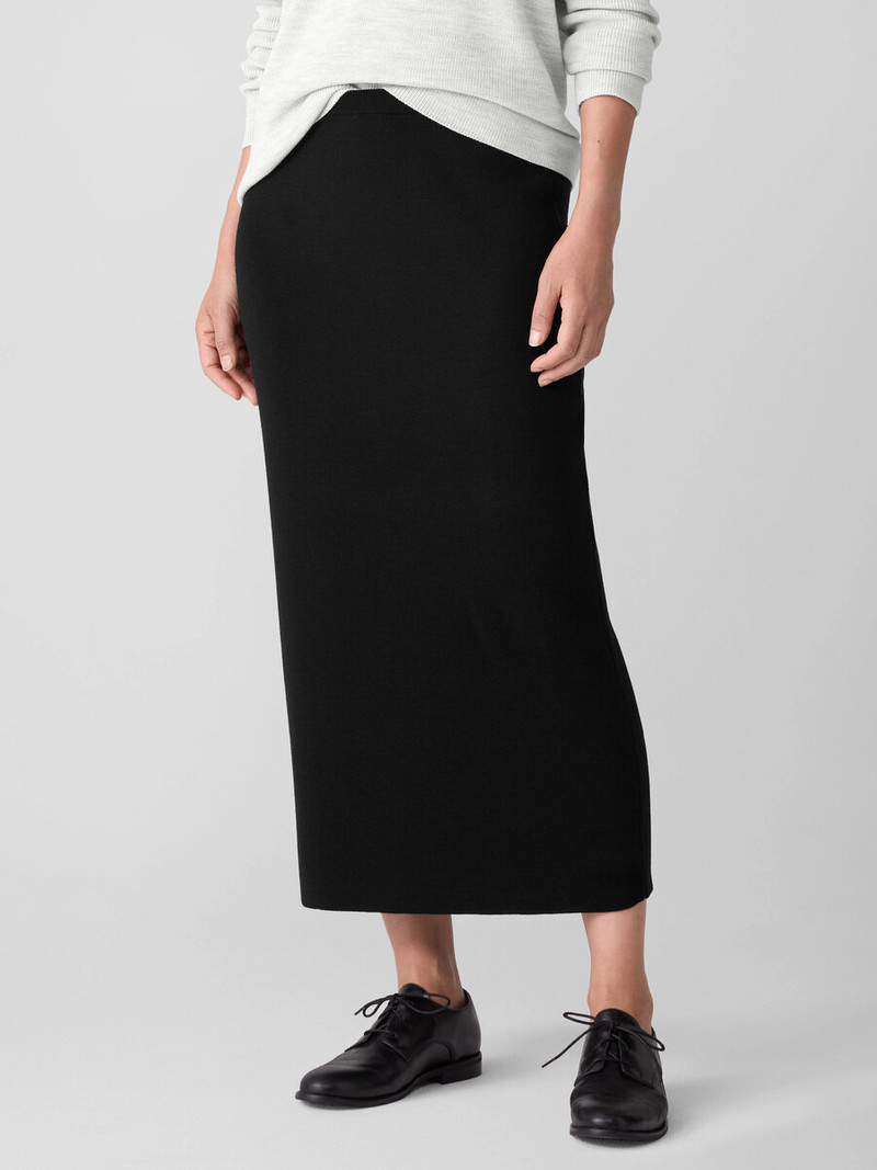 Merino Pencil Skirt in Regenerative Wool 3