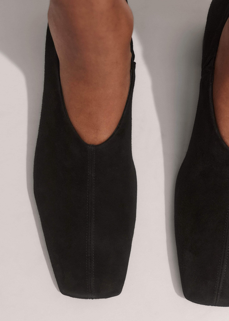 ME+EM High Front Block Heel outlook