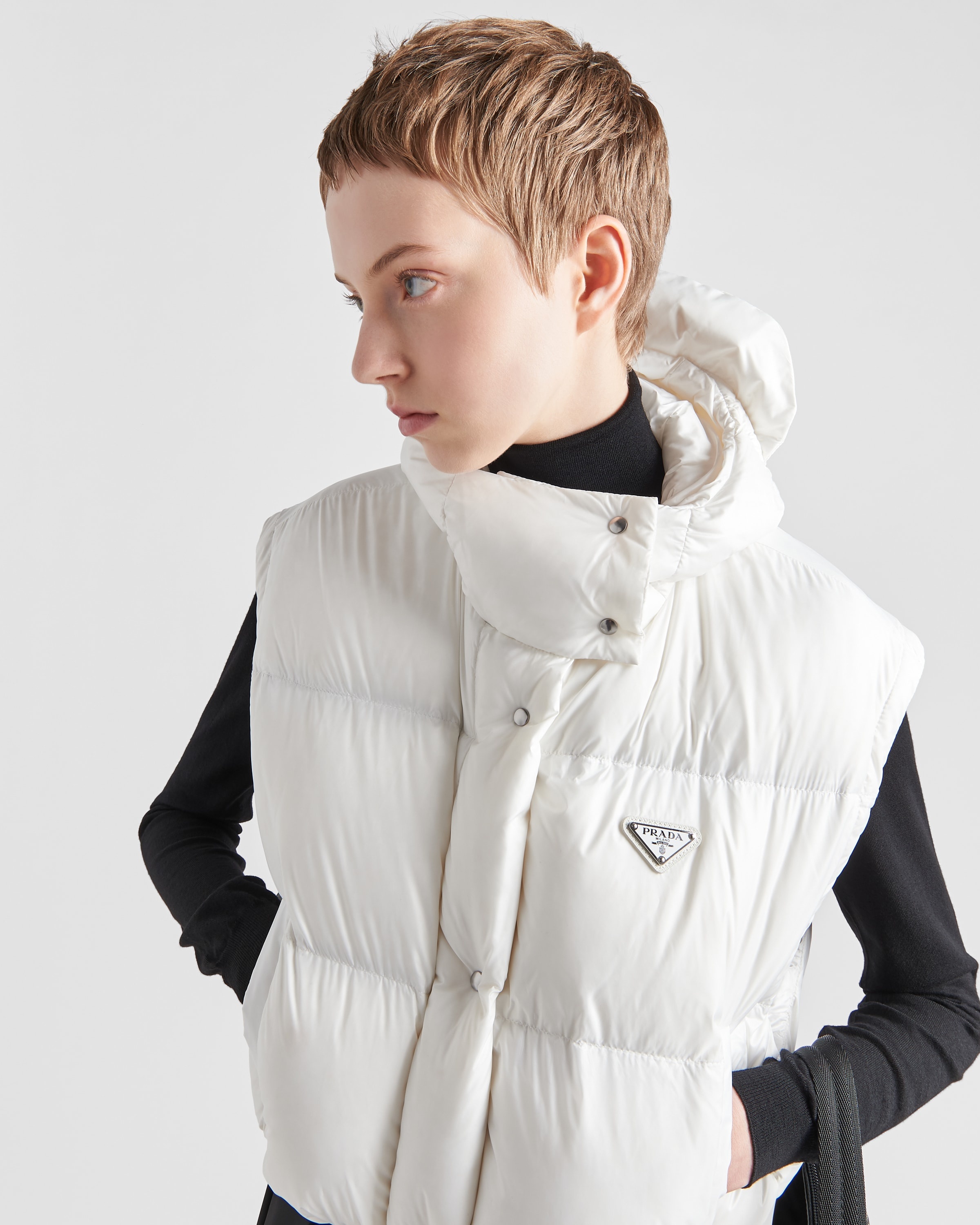 PRADA＊Re-Nylon convertible cropped ダウンジャケット＊送料込 Black Re-nylon Convertible Cropped Down Jacket | PRADA