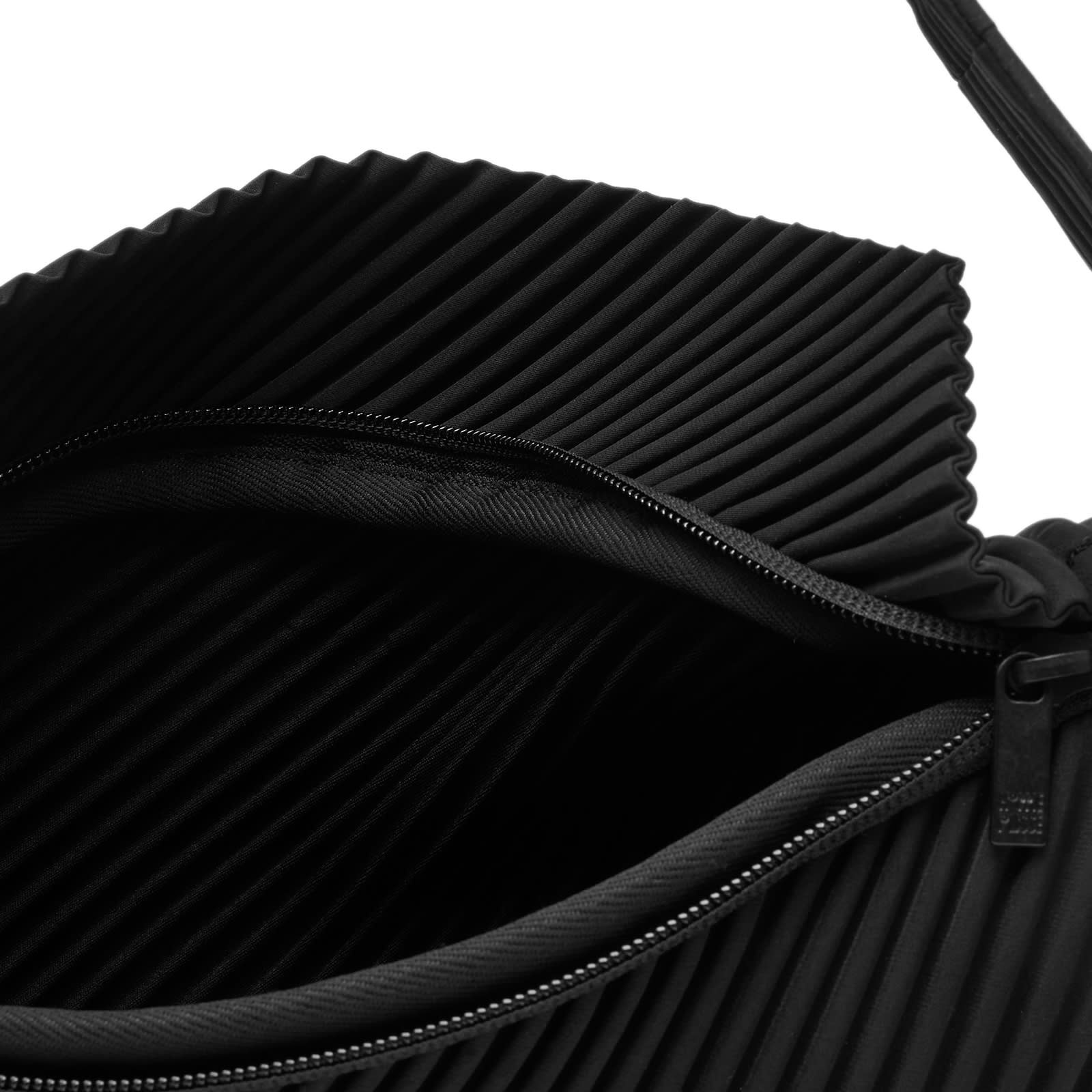 Homme Plissé Issey Miyake Pleats Cross Body Bag - 6