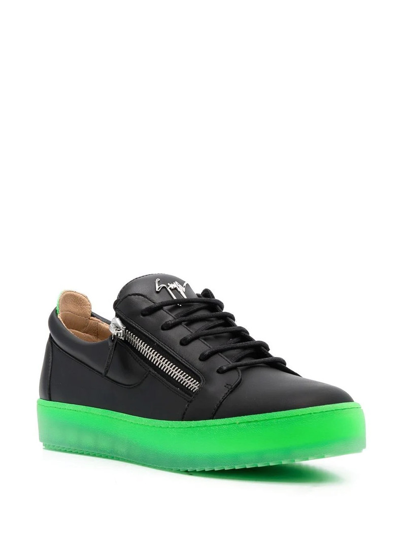Giuseppe Zanotti contrasting-sole low-top sneakers outlook