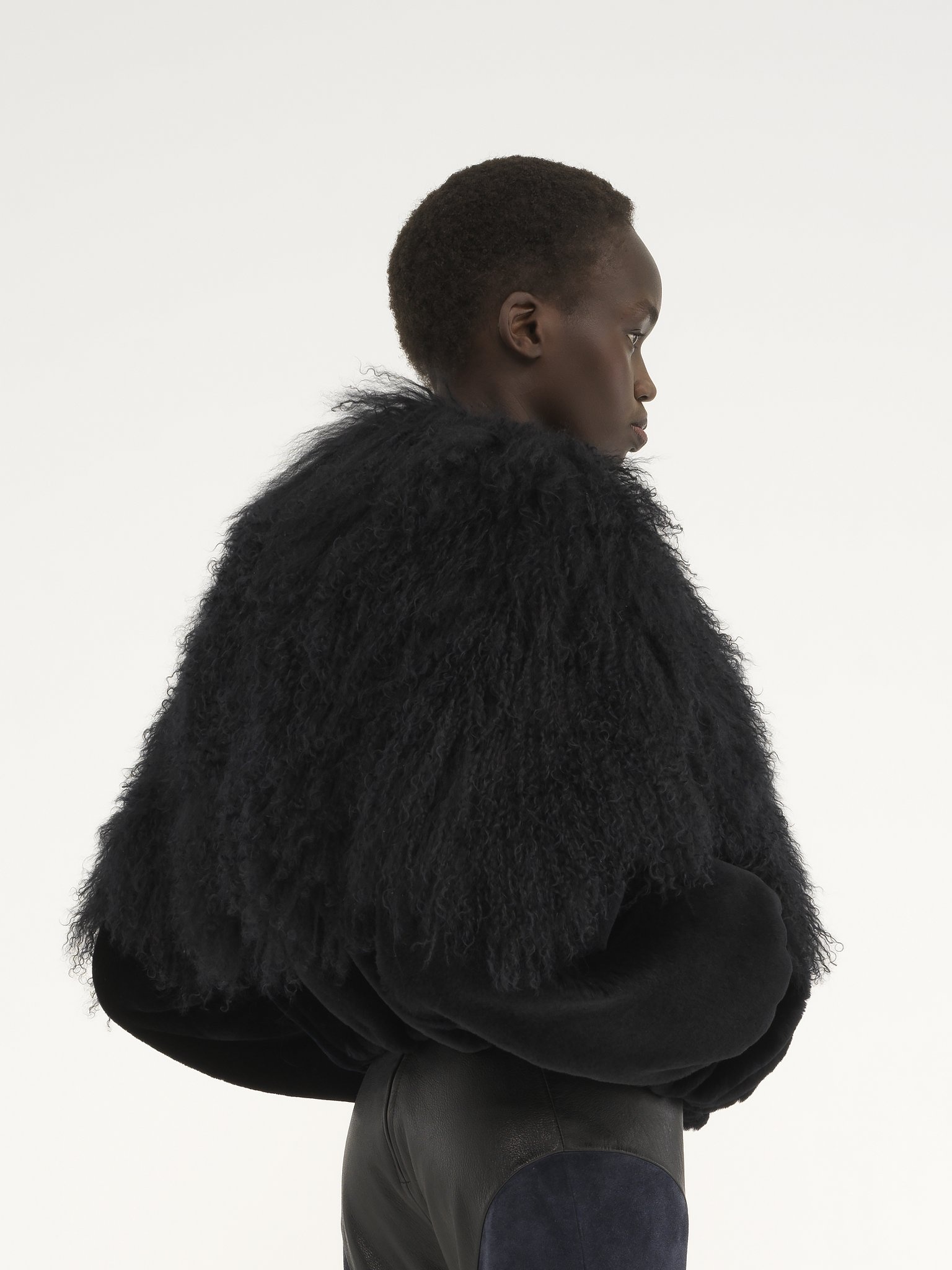 CROPPED BLOUSON IN SHEARLING - 6