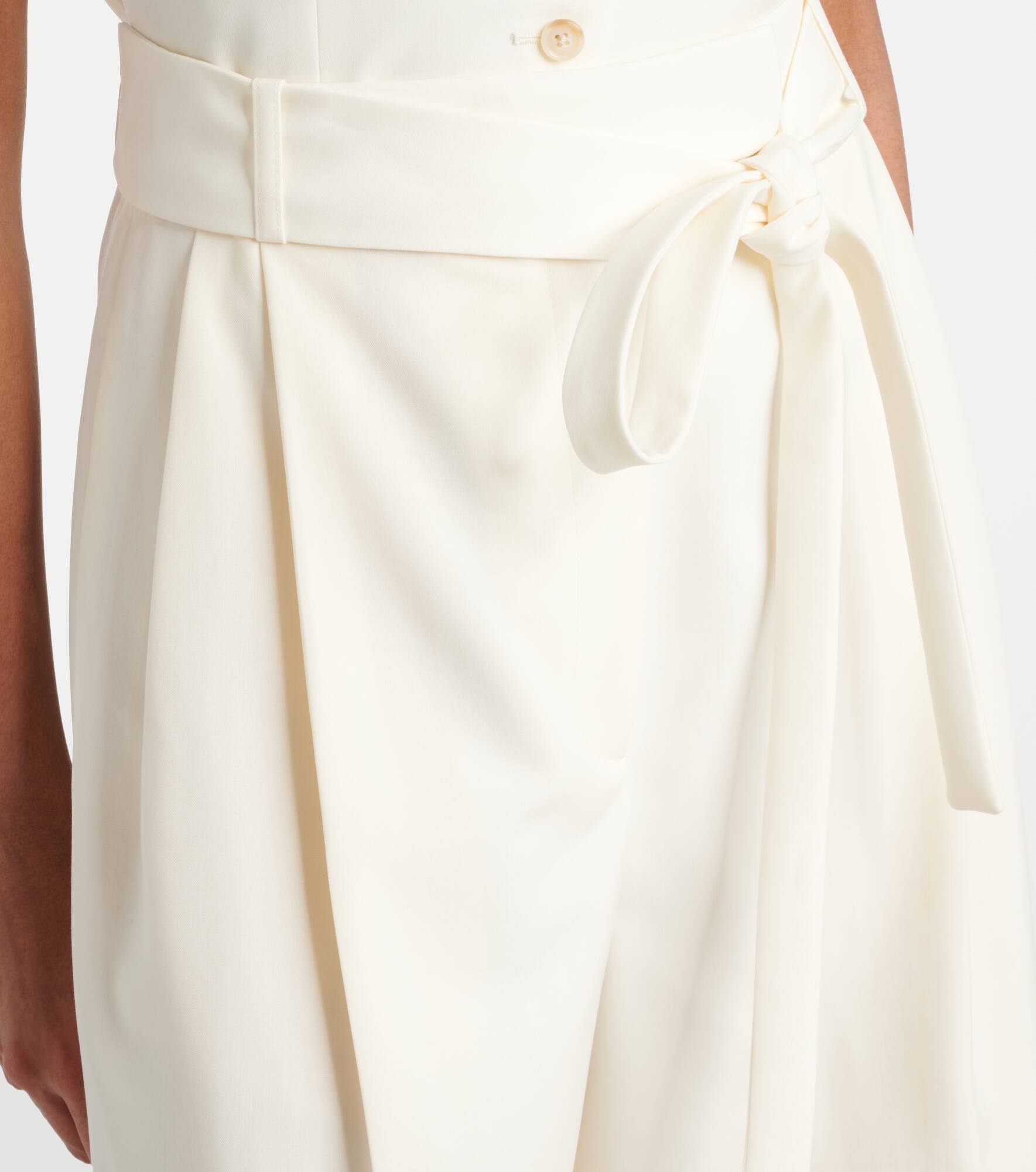 Belted virgin wool Bermuda shorts - 4