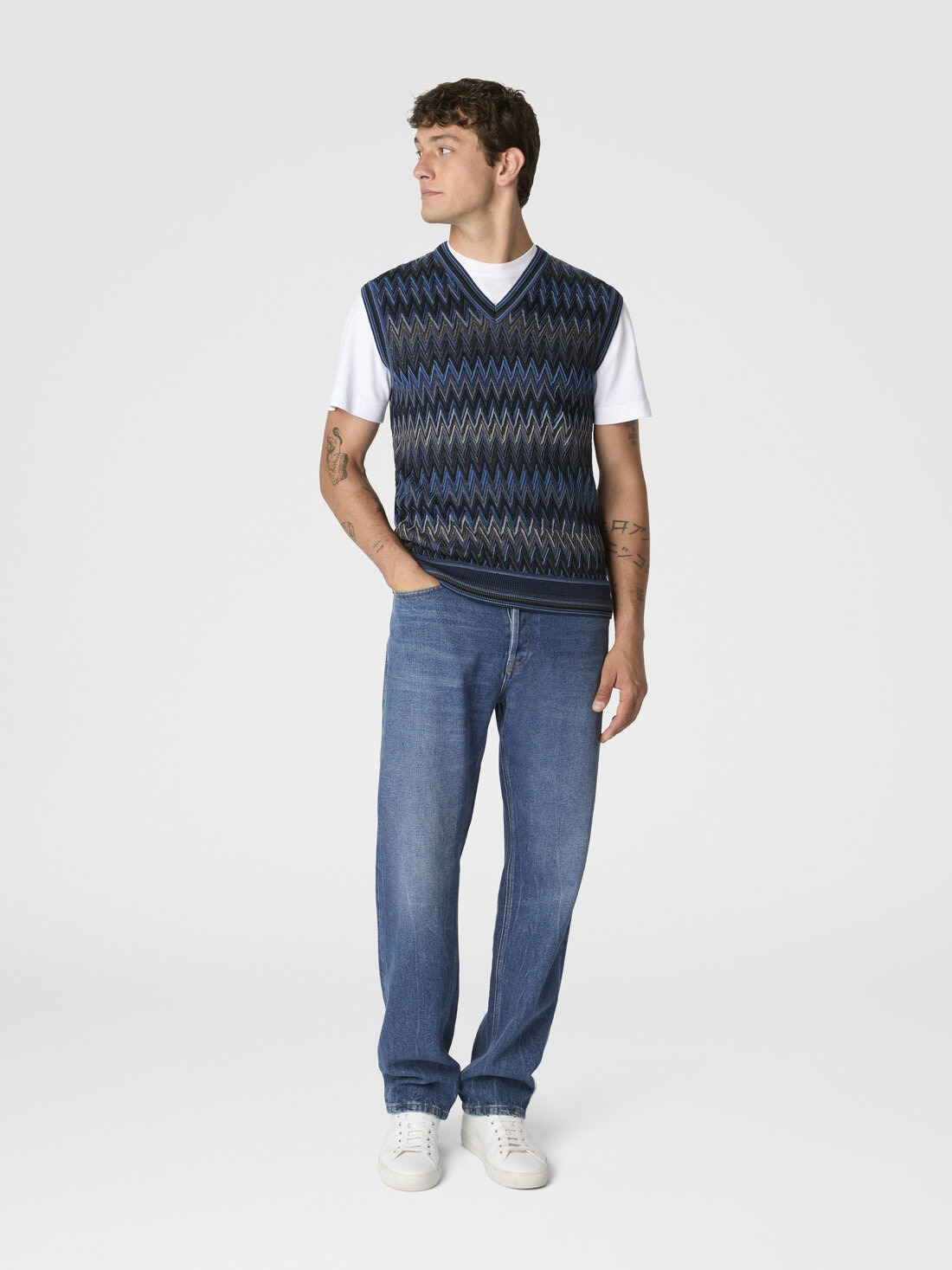 V-Neck Vest with Zigzag Pattern - 2